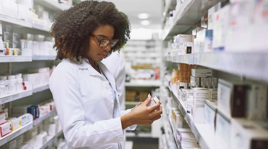 How To Become A Pharmacy Technician (Without School)